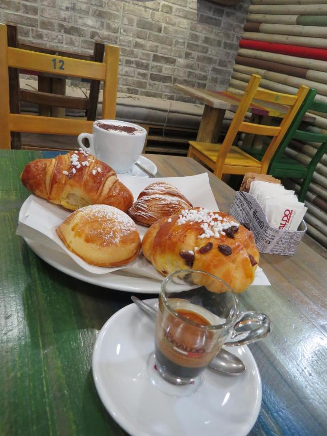 L'Arco E Il Vico Bed & Breakfast Наполи Екстериор снимка
