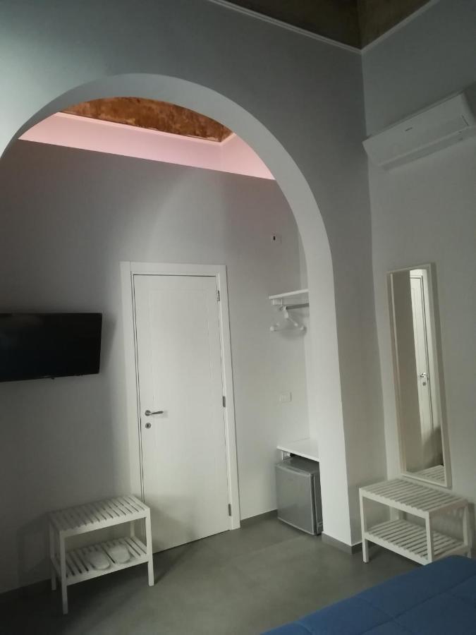 L'Arco E Il Vico Bed & Breakfast Наполи Екстериор снимка